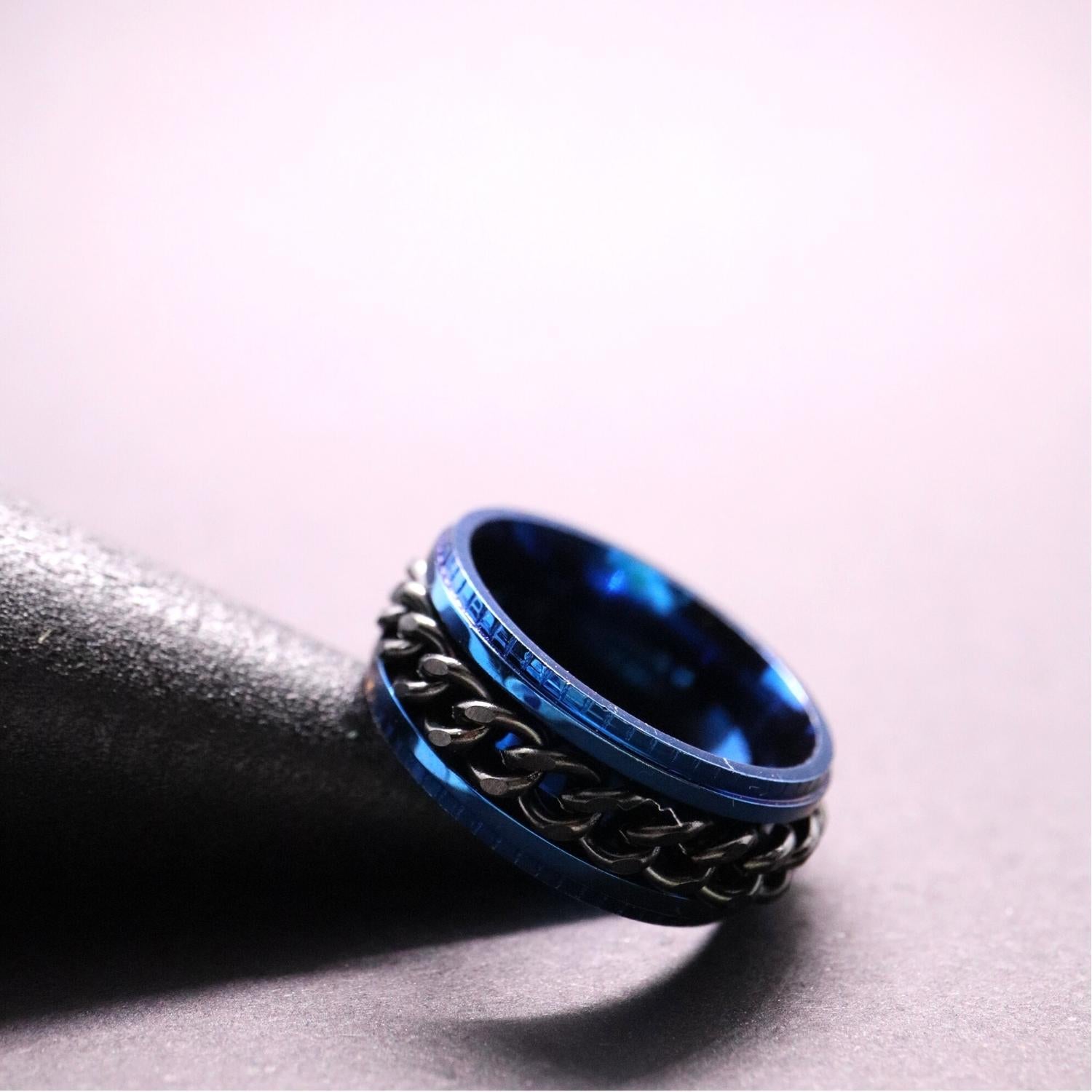 Anxiety Ring (ketting) Blauw-Zwart sfeerafbeelding