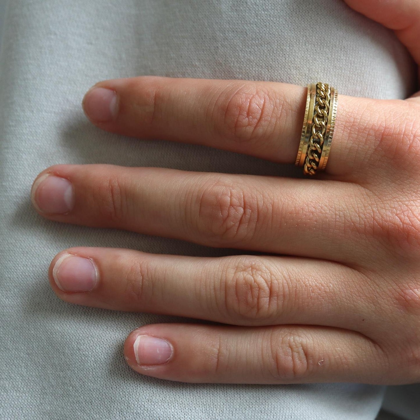 Anxiety ring ketting goud-goud om vinger