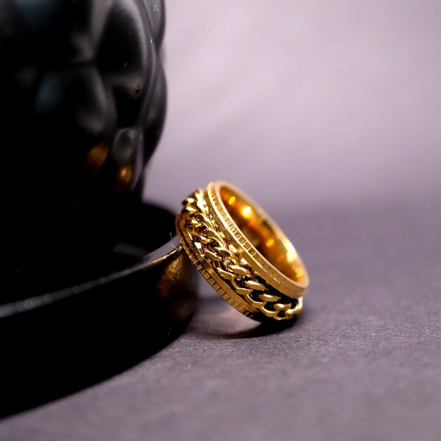 Anxiety ring ketting goud-goud sfeerbeeld 