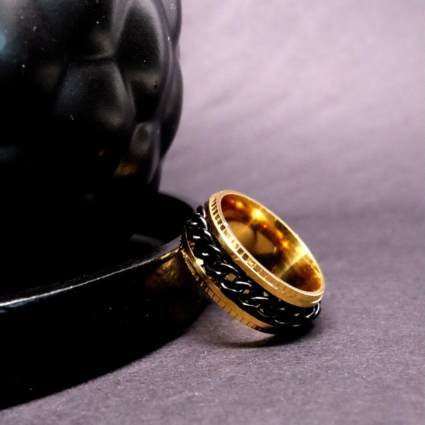 Anxiety Ring (ketting) Goud-Zwart sfeerbeeld 
